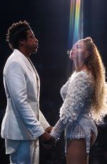 BEYONCE Performs at On the Run II Tour in Chicago 08/10/2018