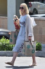 CAMERON DIAZ Sgopping at Whole Foods in Glendale 08/25/2018