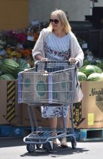 CAMERON DIAZ Sgopping at Whole Foods in Glendale 08/25/2018