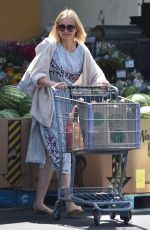 CAMERON DIAZ Sgopping at Whole Foods in Glendale 08/25/2018