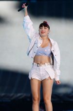 CHARLI XCX Performs at Hard Rock Stadium in Miami 08/18/2018