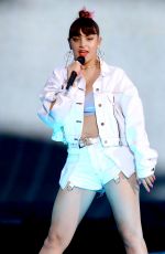 CHARLI XCX Performs at Hard Rock Stadium in Miami 08/18/2018