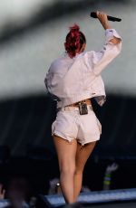 CHARLI XCX Performs at Hard Rock Stadium in Miami 08/18/2018