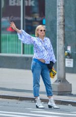 DIANE KRUGER Hailing a Taxi in New York 08/14/2018