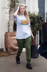 ELLIE GOULDING Out and About in London 08/12/2018