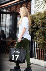 ELLIE GOULDING Out and About in London 08/12/2018