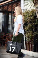 ELLIE GOULDING Out and About in London 08/12/2018