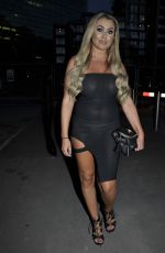 ELLIE YOUNG at Menagerie Bar and Restaraunt in Manchester 08/11/2018
