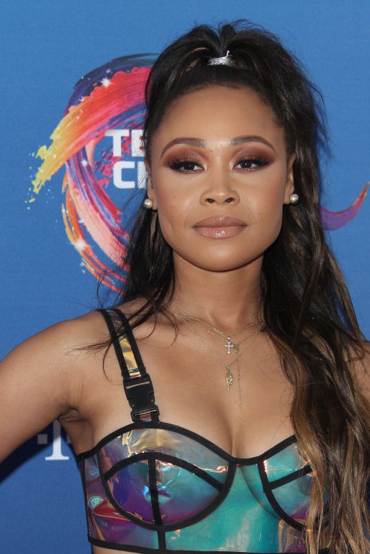 EVVIE MCKINNEY at 2018 Teen Choice Awards in Beverly Hills 08/12/2018