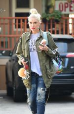GWEN STEFANI Laves Nail Salon in Los Angeles 08/24/2018
