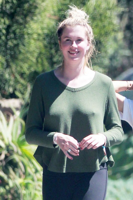 IRELAND BALDWIN Out and About in Malibu 08/19/2018