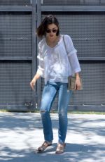 JENNA DEWAN Out for Lunch with Friends in Los Angeles 08/13/2018