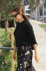 JENNIFER GARNER Arrives at a Church in Pacific Palisades 08/26/2018