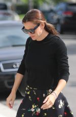 JENNIFER GARNER Arrives at a Church in Pacific Palisades 08/26/2018