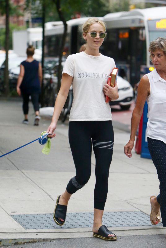JENNIFER LAWRENCE Heading to Beauty Salon in New York 08/27/2018