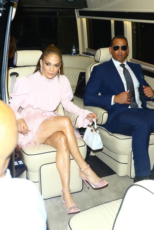 JENNIFER LOPEZ and Alex Rodriguez Leaves NBC Studio in New York 08/16/2018