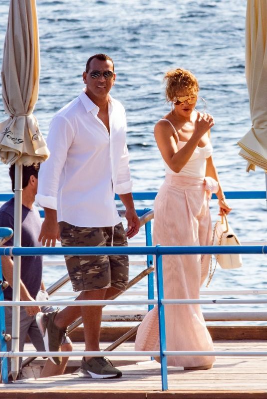 JENNIFER LOPEZ and Alex Rodriguez Out for Dinner in Nerano 08/10/2018