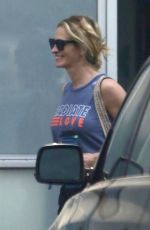 JULIA ROBERTS Leavs a Gym in Malibu 08/09/2018
