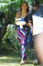 JULIE BOWEN and SOFIA VERGARA on the Set of Modern Family in Brentwood 08/16/2018
