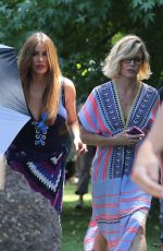 JULIE BOWEN and SOFIA VERGARA on the Set of Modern Family in Brentwood 08/16/2018
