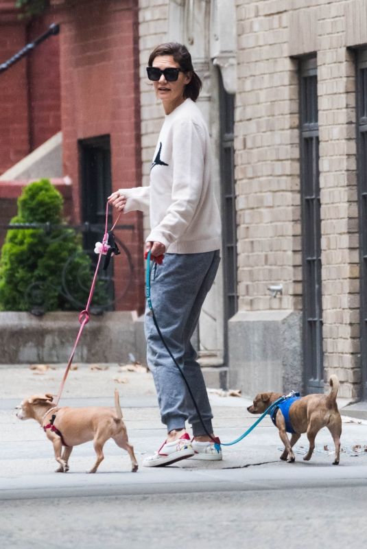 KATIE HOLMES Out with Her Dogs in New York 08/13/2018