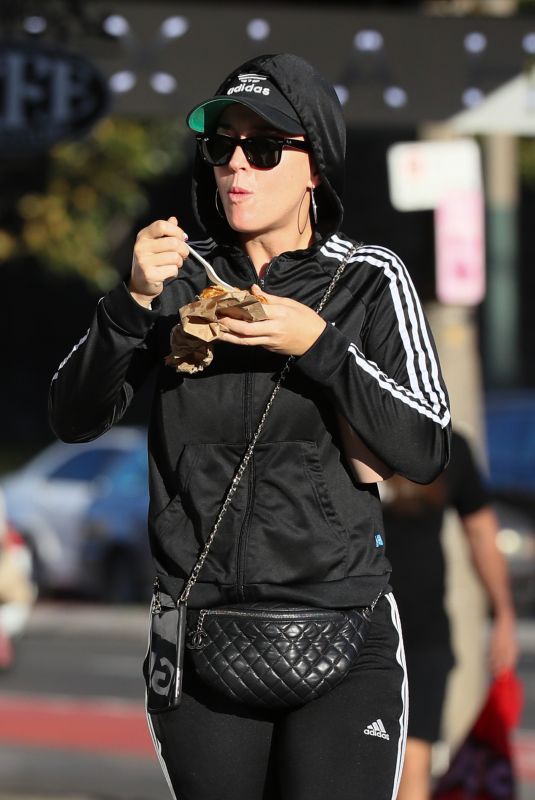 KATY PERRY Out Shopping on Oxford Street in Sydney 08/15/2018