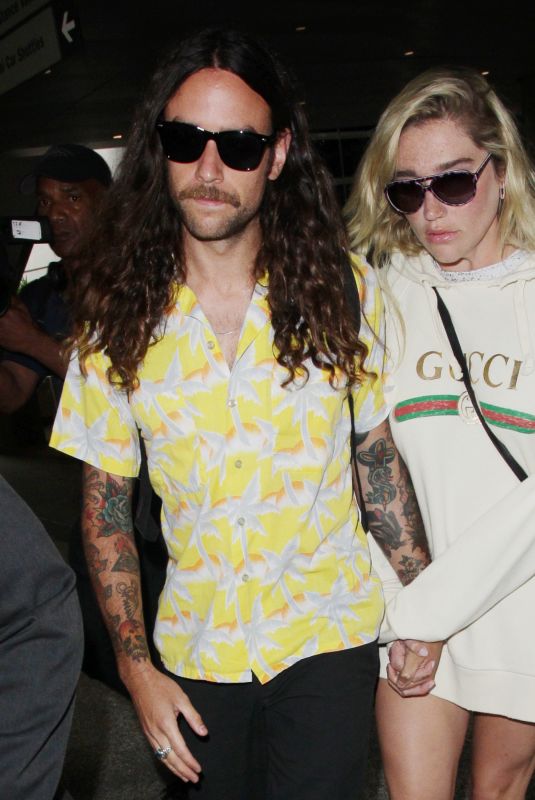KESHA SEBERT at Los Angeles International Airport 08/16/2018