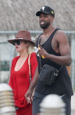 KHLOE KARDASHIAN on Vacation in Mexico 08/14/2018