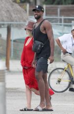 KHLOE KARDASHIAN on Vacation in Mexico 08/14/2018