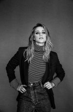 LILI REINHART in L