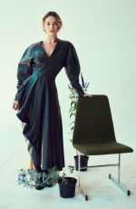 LILY JAMES for Modern Weekly Magazine, 2018