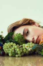 LILY JAMES for Modern Weekly Magazine, 2018