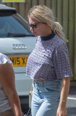 MEGAN BARTON NASONB Arrives at Her Home in Southend 08/21/2018