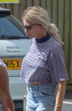 MEGAN BARTON NASONB Arrives at Her Home in Southend 08/21/2018