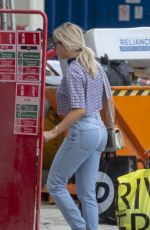 MEGAN BARTON NASONB Arrives at Her Home in Southend 08/21/2018