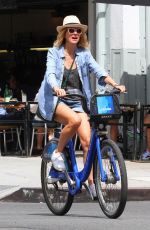 NAOMI WATTS and Billy Crudup at a Bike Ride in New York 08/25/2018