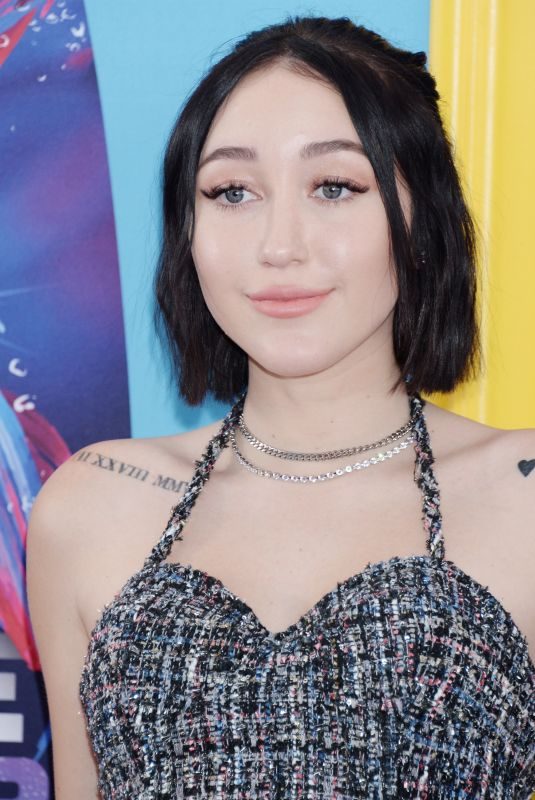 NOAH CYRUS at 2018 Teen Choice Awards in Beverly Hills 08/12/2018