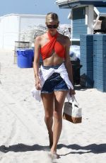 OLIVIA CULPO and DEVON WINDSOR at a Beach in Miami 08/13/2018