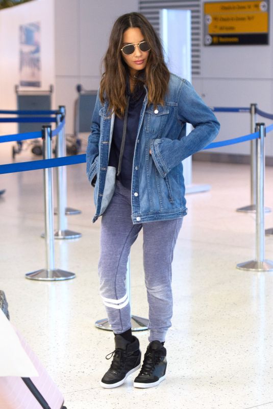 OLIVIA MUNN at JFK Airport in New York 08/21/2018