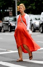 Pregnant CLAIRE DANES Out and About in New York 08/20/2018