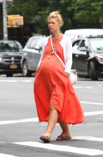 Pregnant CLAIRE DANES Out and About in New York 08/20/2018