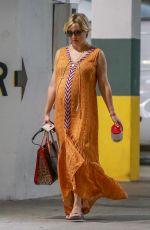 Pregnant KATE HUDSON Out Shopping in Santa Monica 08/10/2018