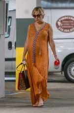 Pregnant KATE HUDSON Out Shopping in Santa Monica 08/10/2018