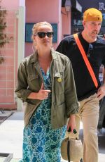 REESE WITHERSPOON and Jim Toth Out for Lunch in Los Angeles 08/05/2018