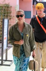 REESE WITHERSPOON and Jim Toth Out for Lunch in Los Angeles 08/05/2018