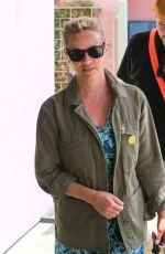 REESE WITHERSPOON and Jim Toth Out for Lunch in Los Angeles 08/05/2018