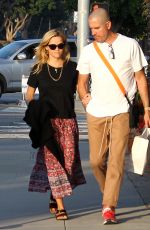 REESE WITHERSPOON Out and About in Los Angeles 08/19/2018