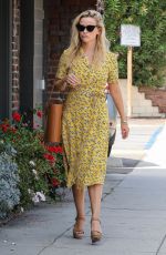 REESE WITHERSPOON Out and About in Pacific Palisades 08/20/2018