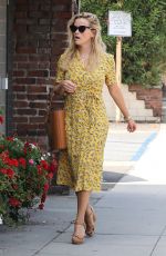 REESE WITHERSPOON Out and About in Pacific Palisades 08/20/2018