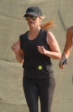 REESE WITHERSPOON Out Jogging in Los Angeles 08/11/2018